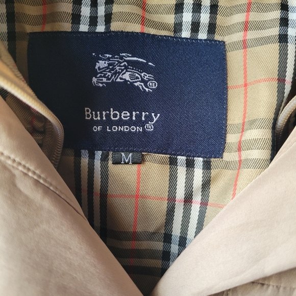 Tan Burberry VTG Women's Trench Coat  Size M Zip Buttons Tan Long Sleeve No Hood - Picture 2 of 16